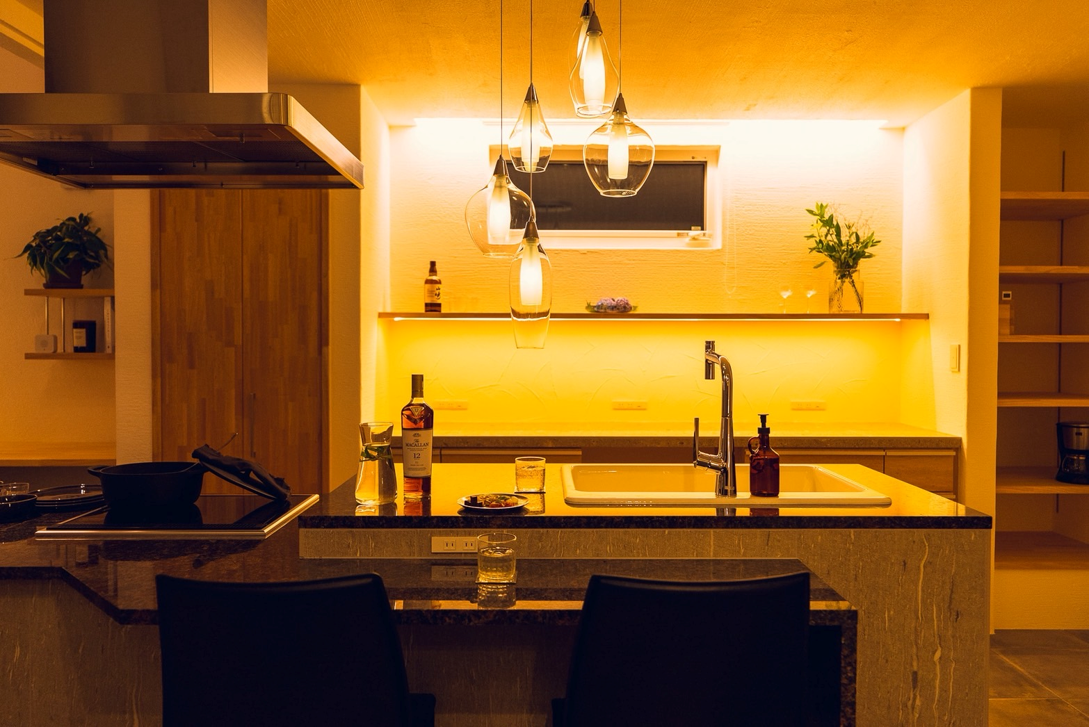 夜が心地よい、自然素材の家 画像