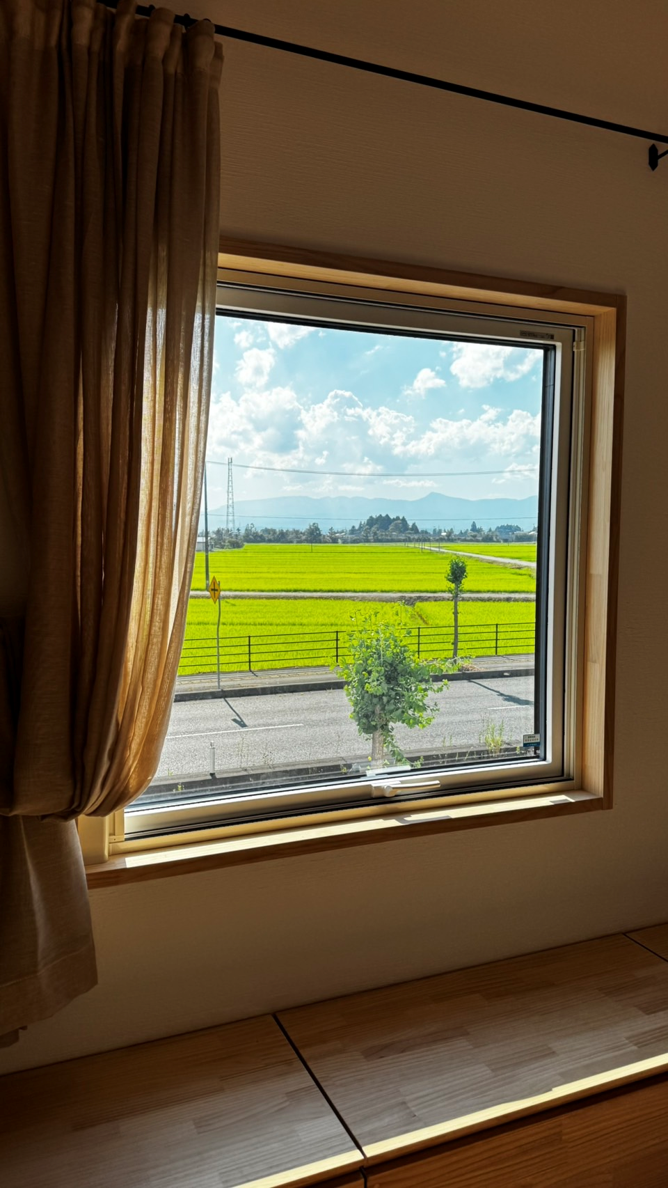 第4回奥州いえ博パレット村 町裏展示場⑤「眺め最高！2階のピクチャーウインドウのある部屋」 画像