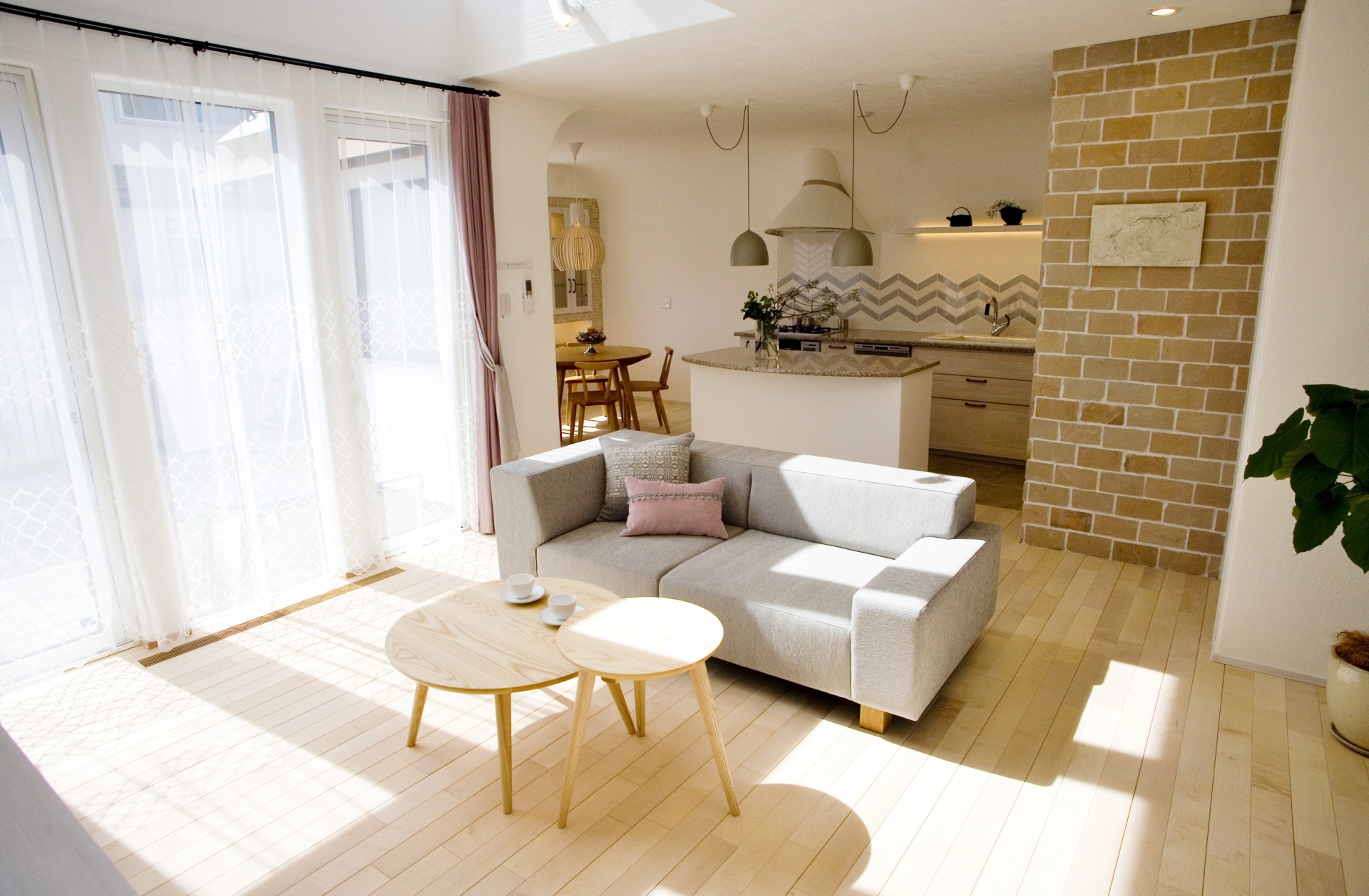 快適空間⑤「高屋敷展示場～自然素材だけでつくる美しいリビング～」 画像