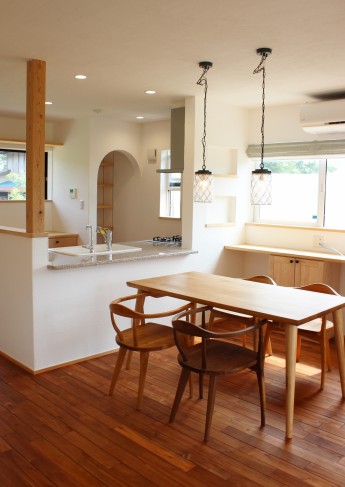 アレルギー体質という事から家族が安心して 住める家をと考えていて！ 画像