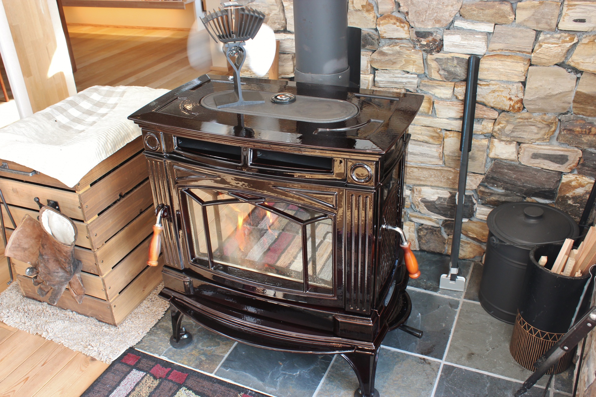 毎日優しく温めてくれる、薪ストーブのお話し 画像