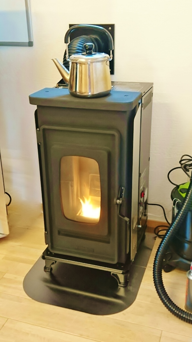 ショールームにペレットストーブ入りました!♪ 画像