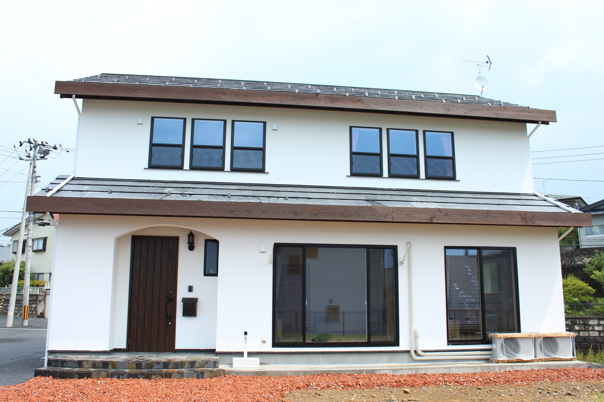 【アンダルストーン】のビルドインガレージでかっこよく魅力的な無添加住宅。 画像