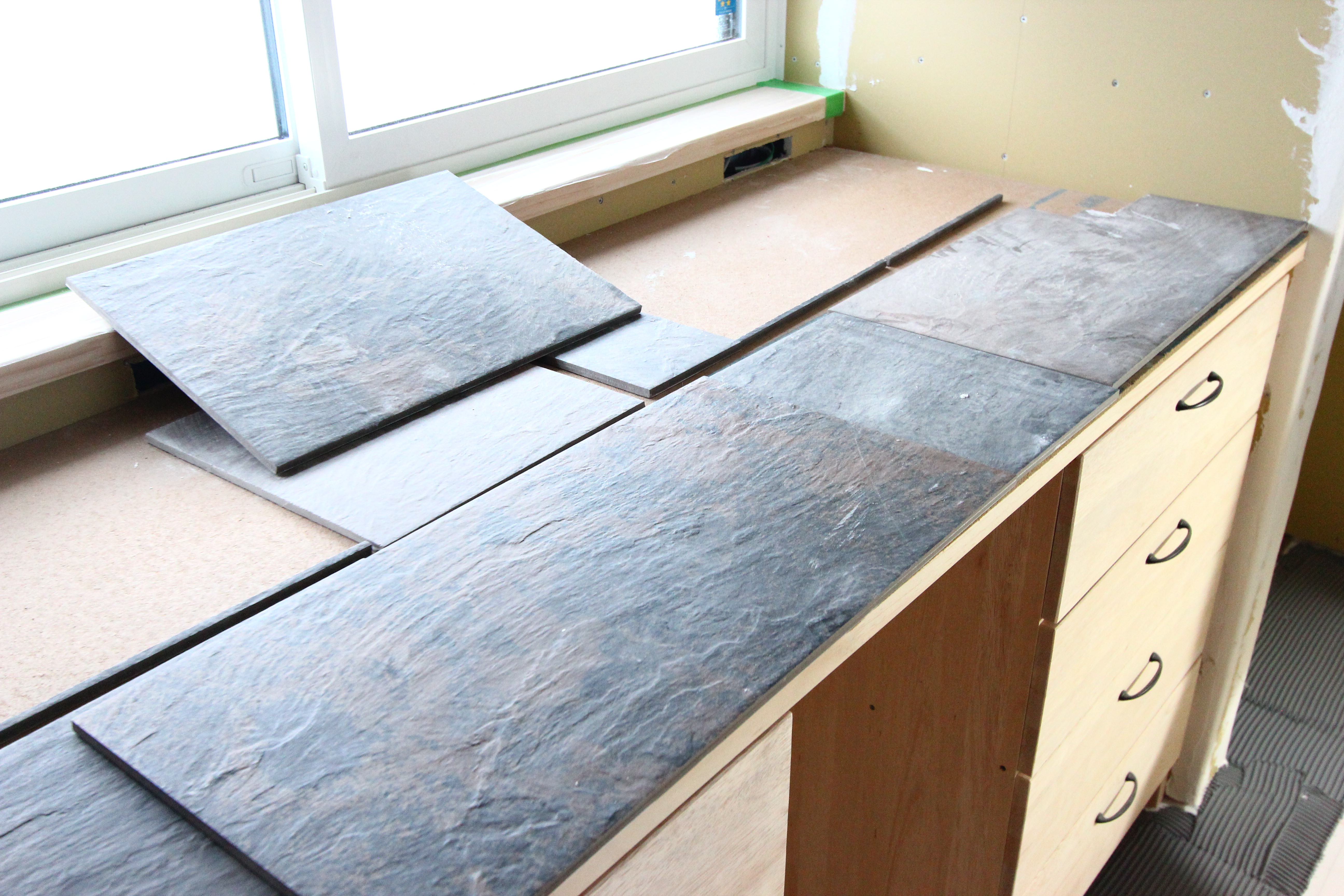 現場リポート②　　タイル施工中です！ 画像