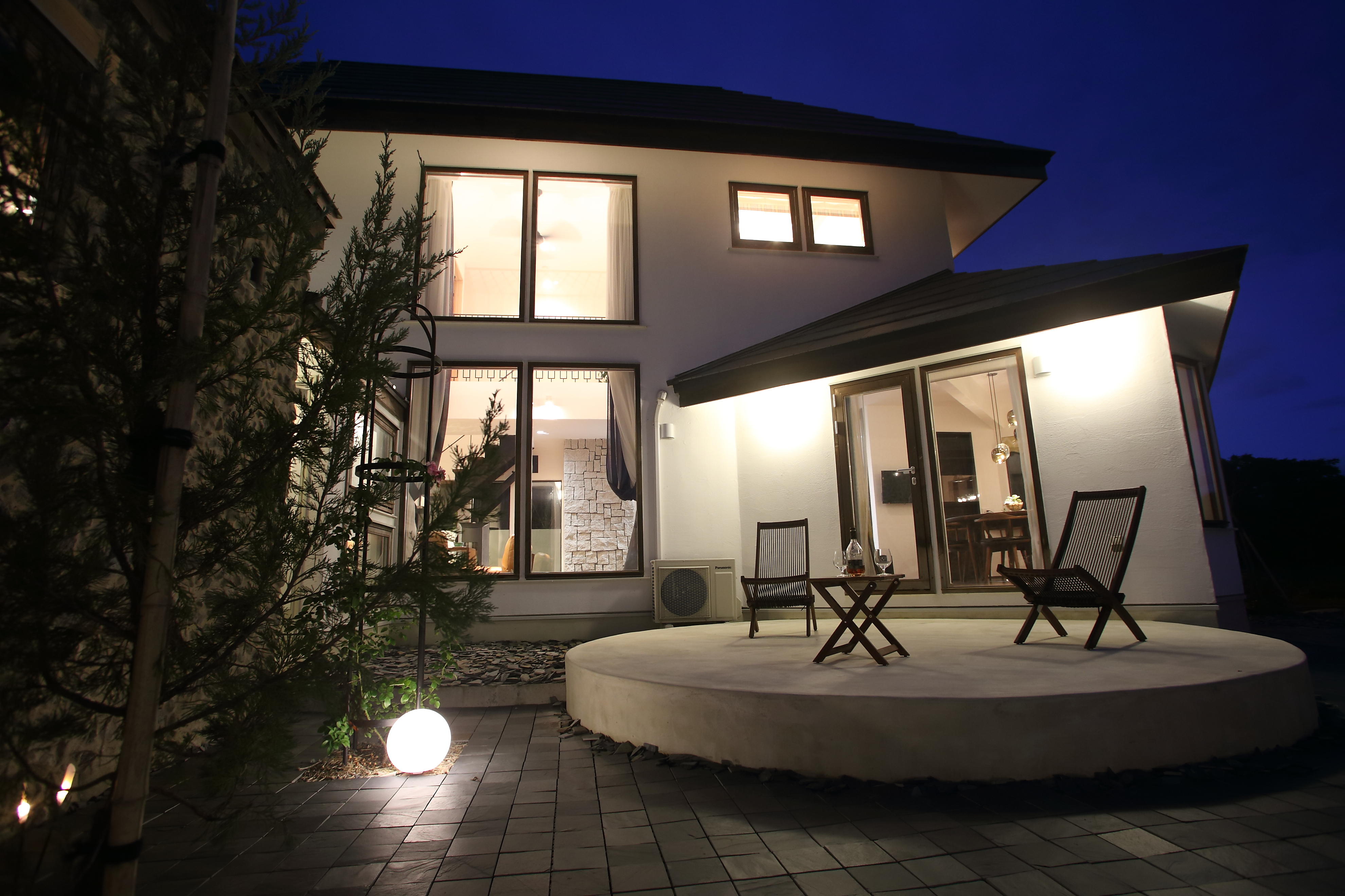 「漆喰壁は夜も美しいです！」 画像