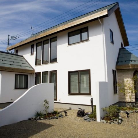 「屋根の塗り替えがいらないってほんと？」 アイキャッチ画像