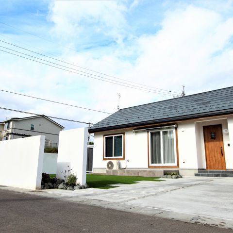 フラットだから暮らしやすい 無添加住宅の平屋 アイキャッチ画像