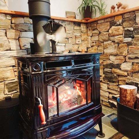 今年も薪ストーブの季節が来ました！ アイキャッチ画像