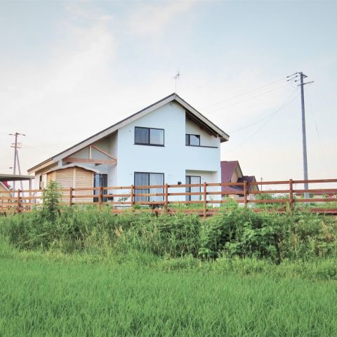 お施主様の電磁波過敏症の症状を軽くするための土地選びや施工を行った無添加住宅。 アイキャッチ画像