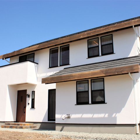 アレルギーの体質の方にも安心した暮らしを。できるだけ化学物質を排除した住宅をという願いで建設された無添加住宅。 アイキャッチ画像