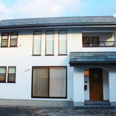 細部にまでこだわったお家を満喫する仕掛けとお施主様のセンスが光るインテリアが魅力的なお住まい。 アイキャッチ画像