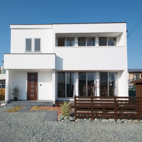 都会的でスタイリッシュなフォルムが特徴で今までとは印象の違う無添加住宅へ。 アイキャッチ画像