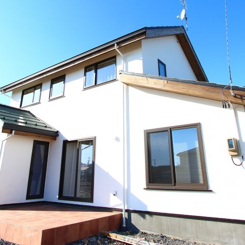 日々家族が健康で快適に住まえる空間の自然素材の家。 アイキャッチ画像