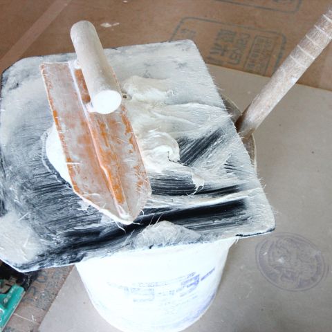 現場リポート①　　しっくい塗っています！ アイキャッチ画像