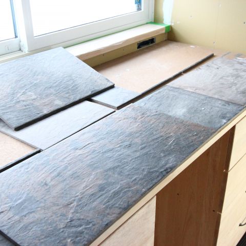 現場リポート②　　タイル施工中です！ アイキャッチ画像