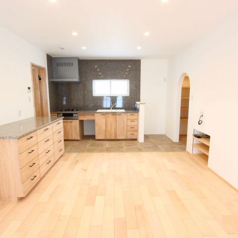 次の世代に安心して残せる12帖の小屋根裏つき5LDKのお家 アイキャッチ画像