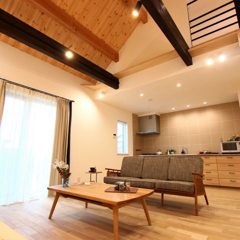 ただの木じゃない！無垢材の魅力を無添加住宅で体感しよう アイキャッチ画像