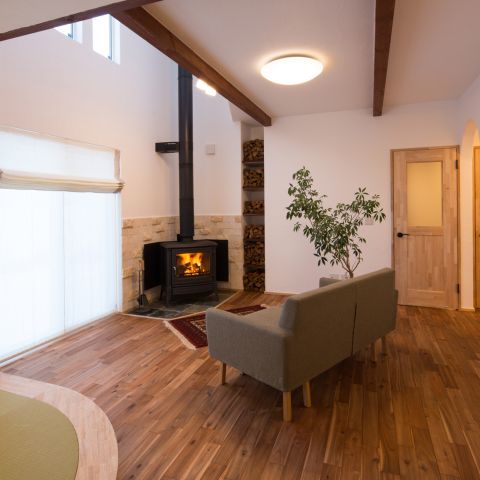 床材選び③「アカシア柿渋」 アイキャッチ画像